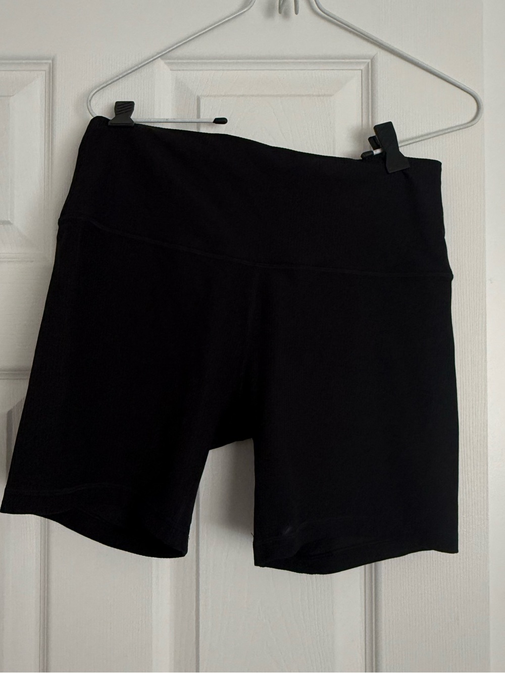 Lululemon 6” Ribbed Align Short - Picture 2 of 5